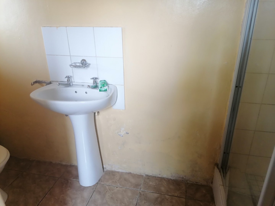 12 Bedroom Property for Sale in Brandwag Free State